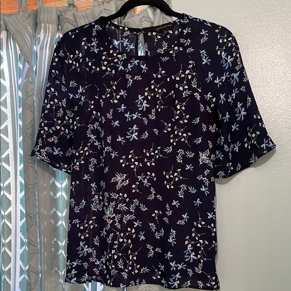 Banana Republic Navy Floral Women’s blouse